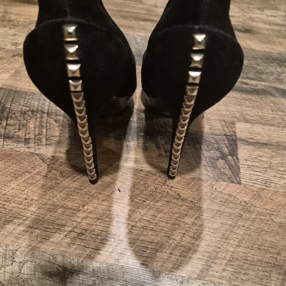 Vince Camuto Black and Gold Platform Heels